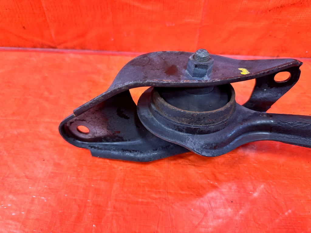 92 96 HONDA PRELUDE   DRIVER LEFT REAR TRAILING ARM LATERAL ARM OEM 27311
