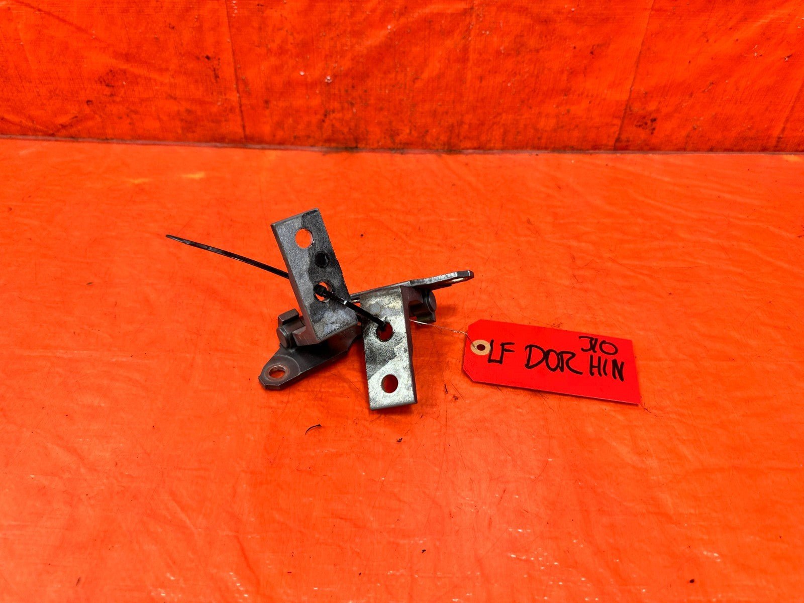 09 15 INFINITI G37 CONVERTIBLE   DOOR HINGES   UPPER & LOWER   LEFT SIDE OEM 3100