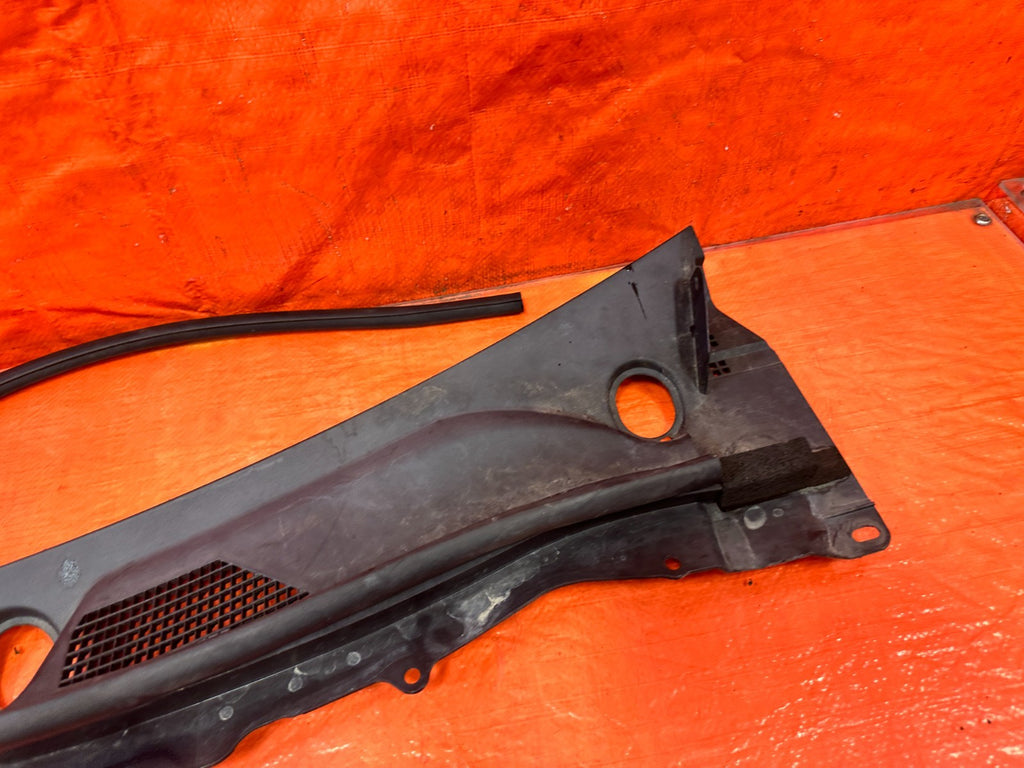 08 15 INFINITI G37 & Q60   2D COUPE   WIPER COWL TRIM   LEFT SIDE   OEM #3293