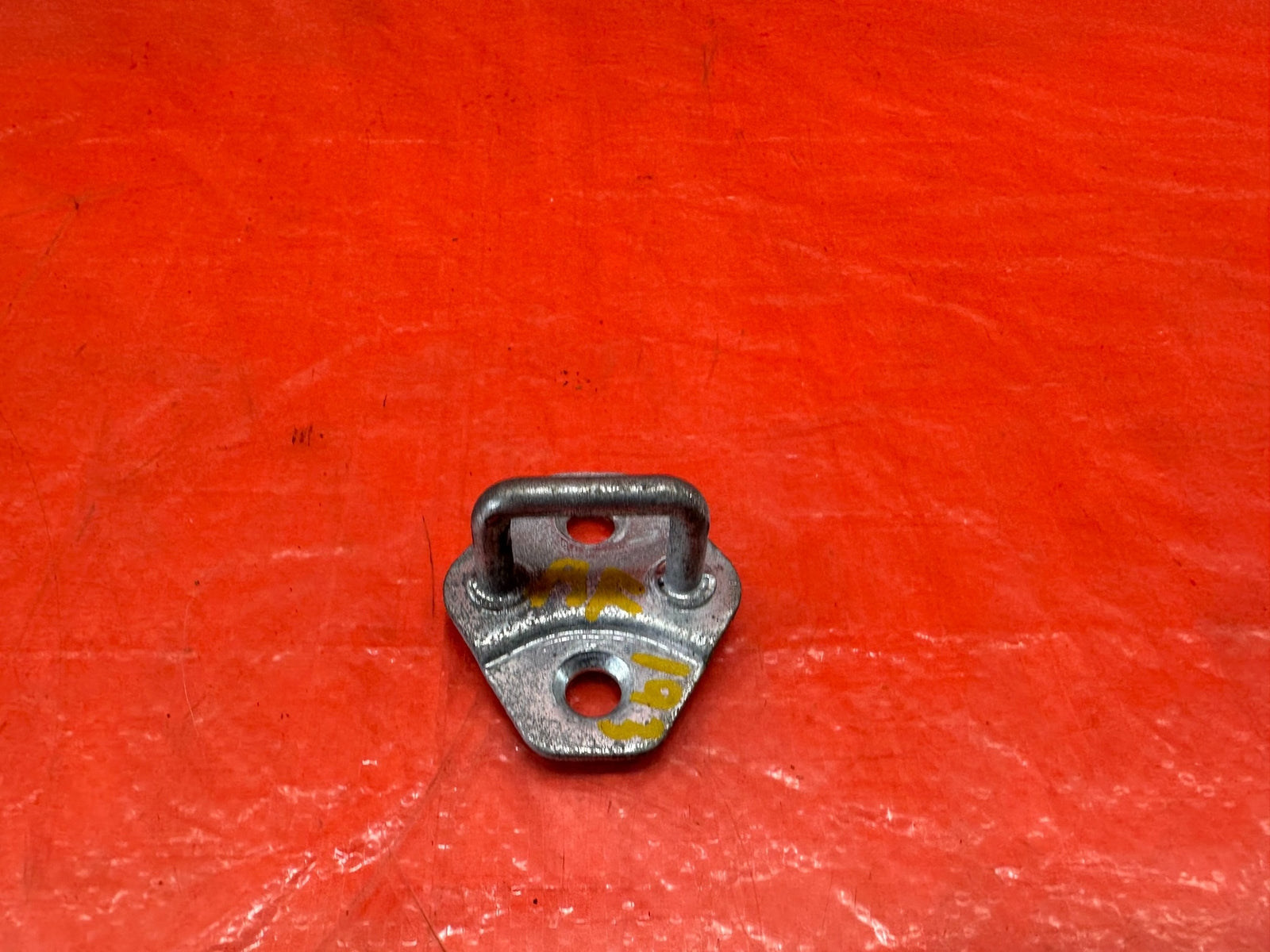 95 98 HONDA ODYSSEY   PASSENGER RIGHT FRONT DOOR STRIKER LOCK LATCH   OEM #1935