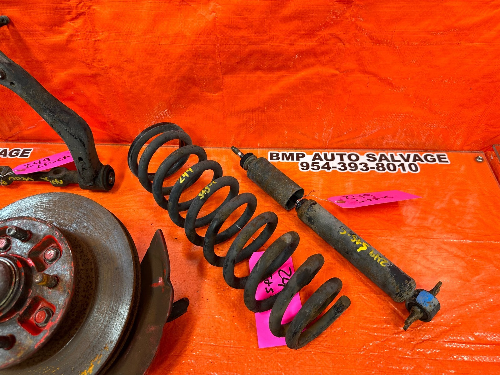 96 00 TOYOTA TACOMA   2.4L   MANUAL ONLY   LEFT FRONT SPINDLE W/ CONTROL ARMS6