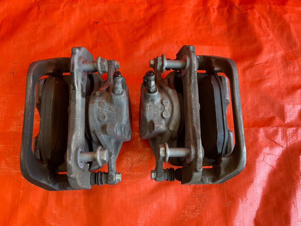 15 19 MERCEDES BENZ C300   FRONT BRAKE CALIPER SET CALIPERS   NON SPORT PKG OEM7