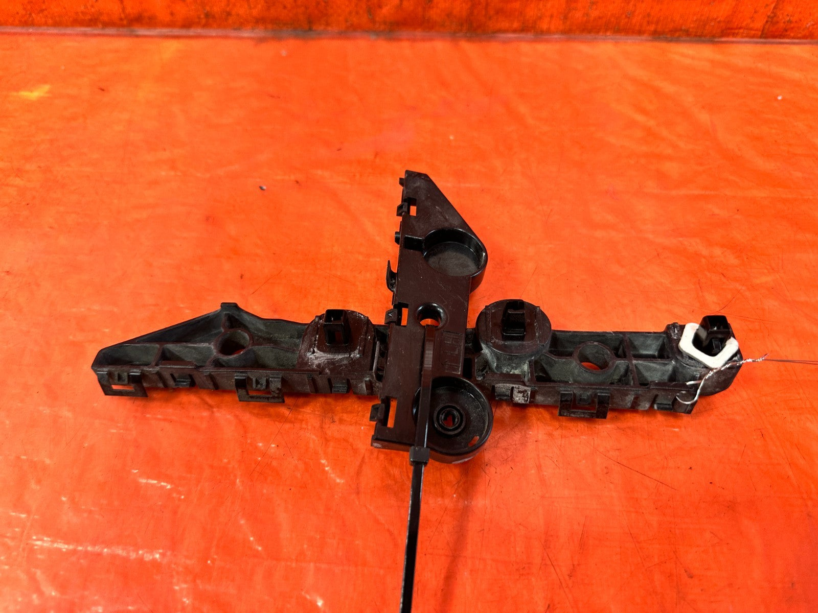 2020 20 INFINITI Q50   ALL 2 REAR LEFT BUMPER MOUNTING BRACKETS LEFT OEM 3161