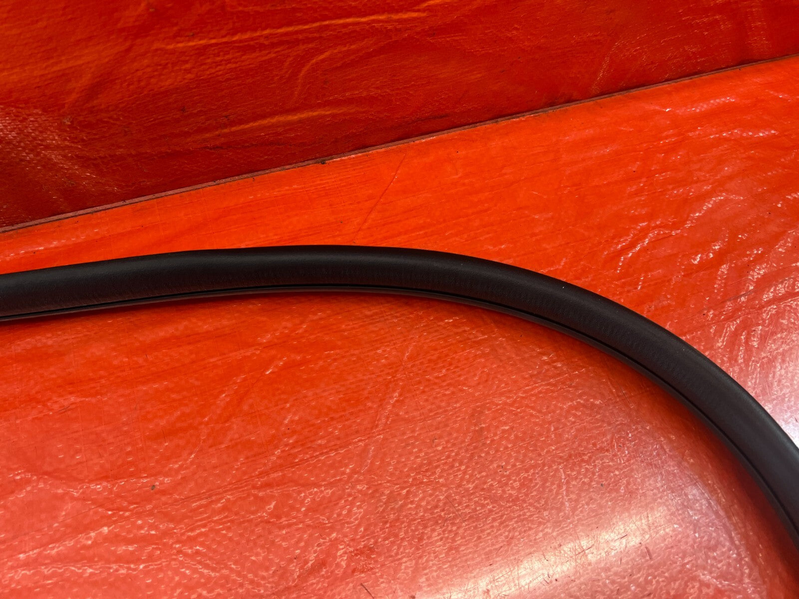 04 08 ACURA TSX   RIGHT REAR   DOOR TO CHASSIS WEATHER STRIP OPEN TRIM OEM #20912