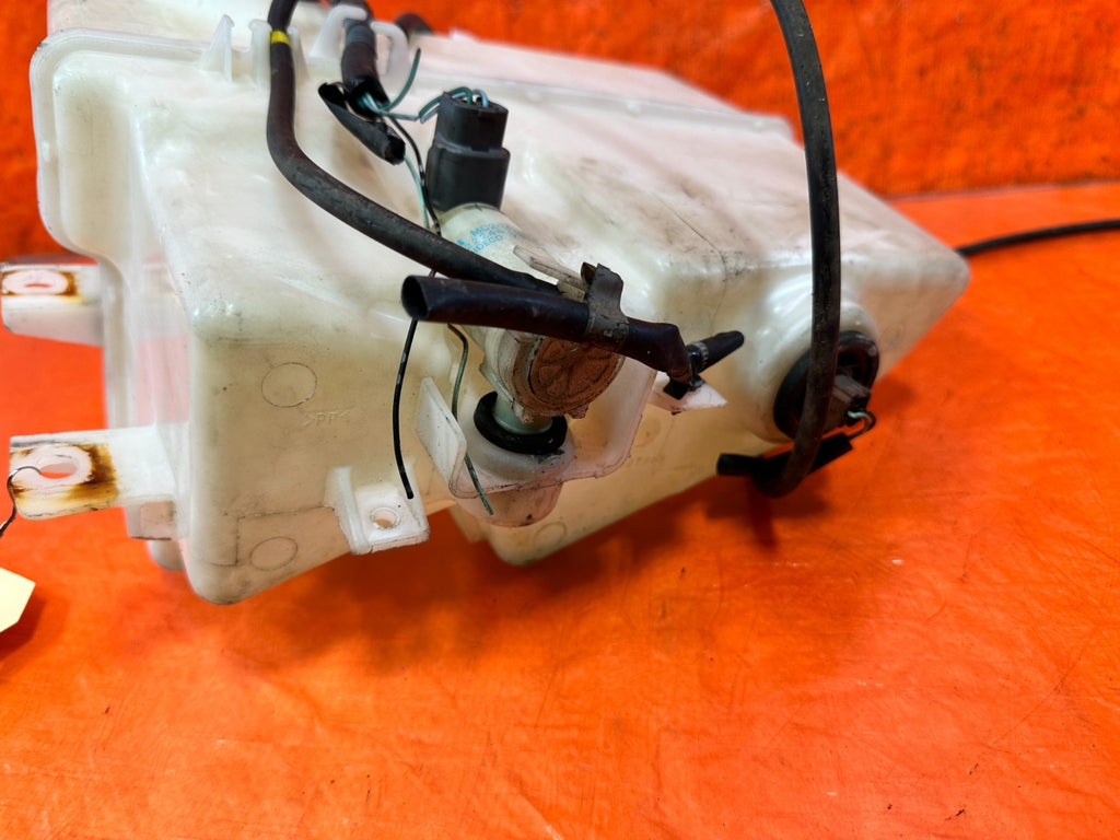 08 15 INFINITI G37 COUPE   WINDSHIELD WIPER RESERVOIR TANK W/ MOTOR    OEM 3289