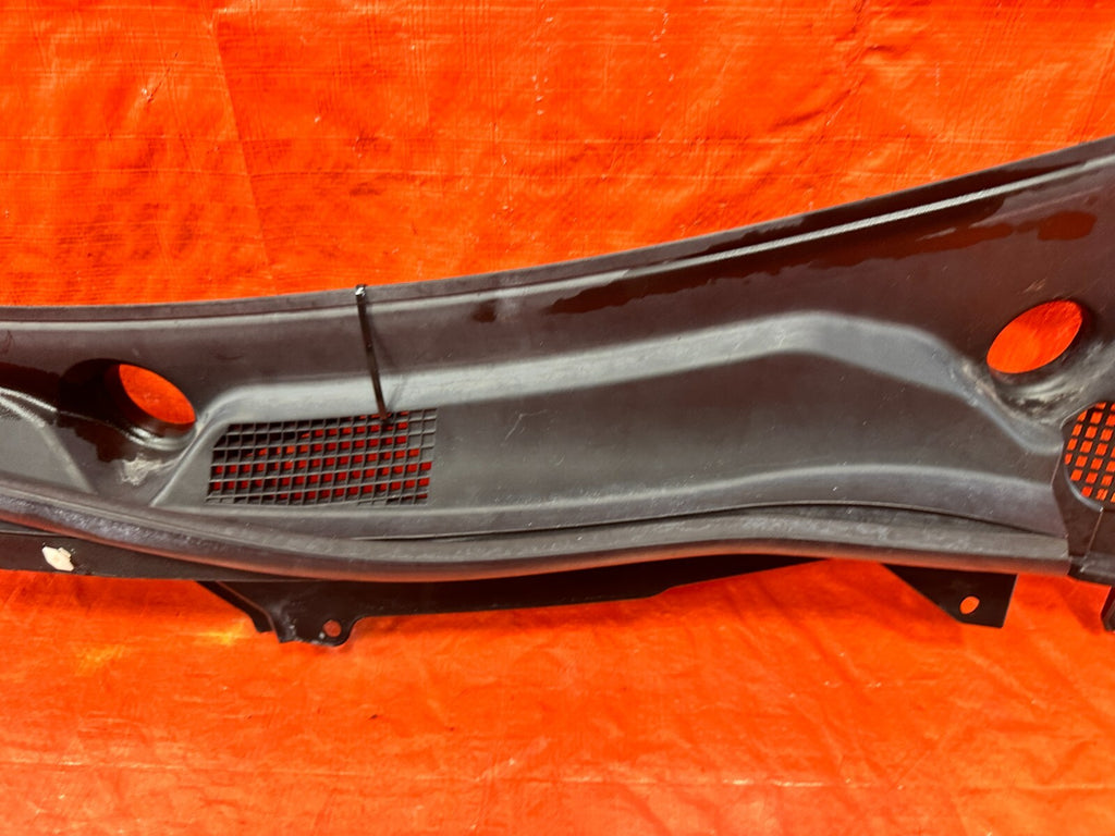 14 20 INFINITI Q50 Q60   LEFT   WINDSHIELD WIPER COWL TRIM PLASTIC   OEM #2962