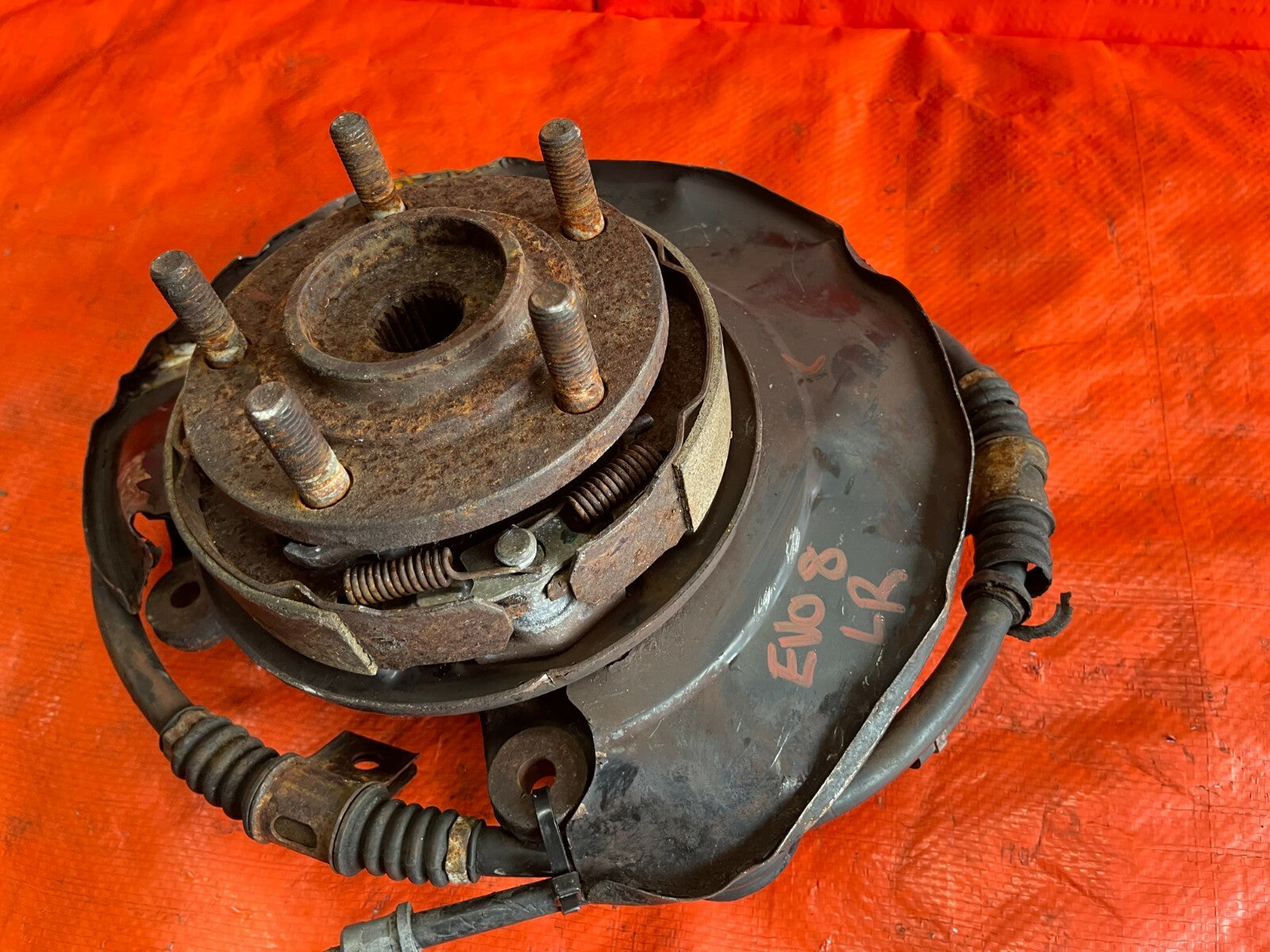 MITSUBISHI LANCER EVOLUTION EVO 8 VIII DRIVER LEFT REAR SPINDLE KNUCLE HUB OEM  5