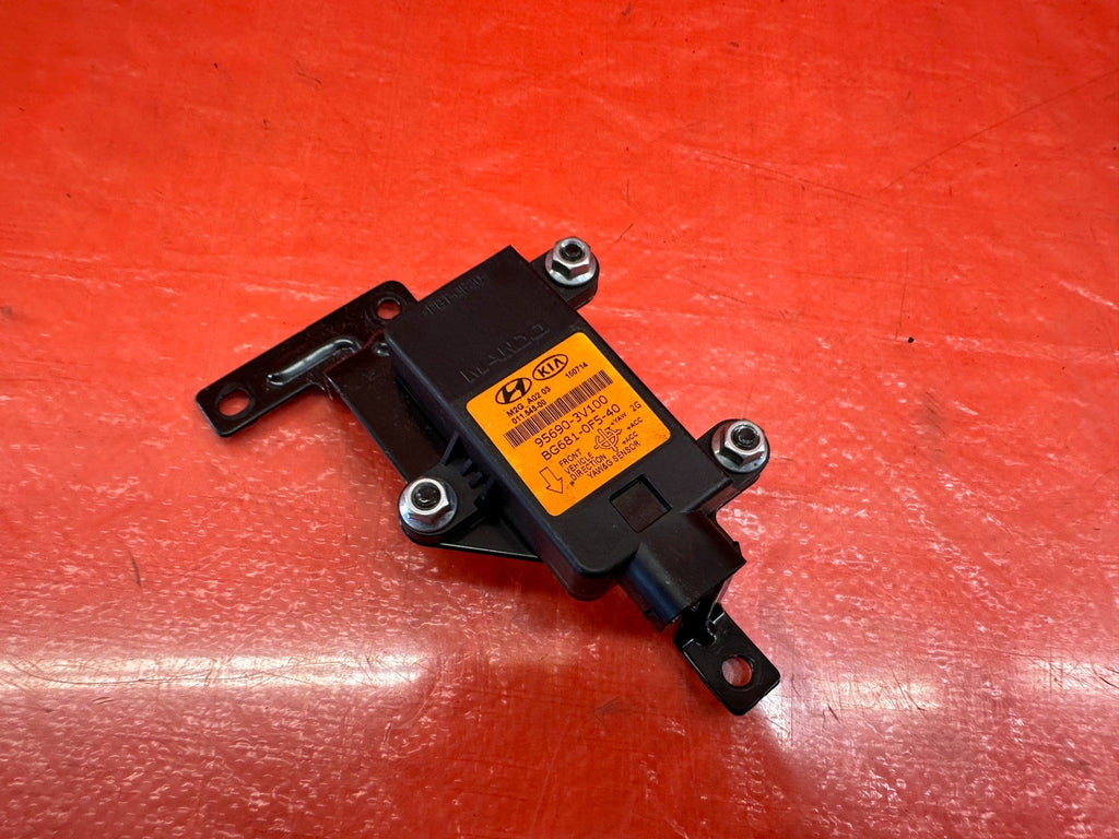 2016 16 HYUNDAI GENESIS COUPE 3.8L   YAW RATE SENSOR   95690 3V100   OEM #2198