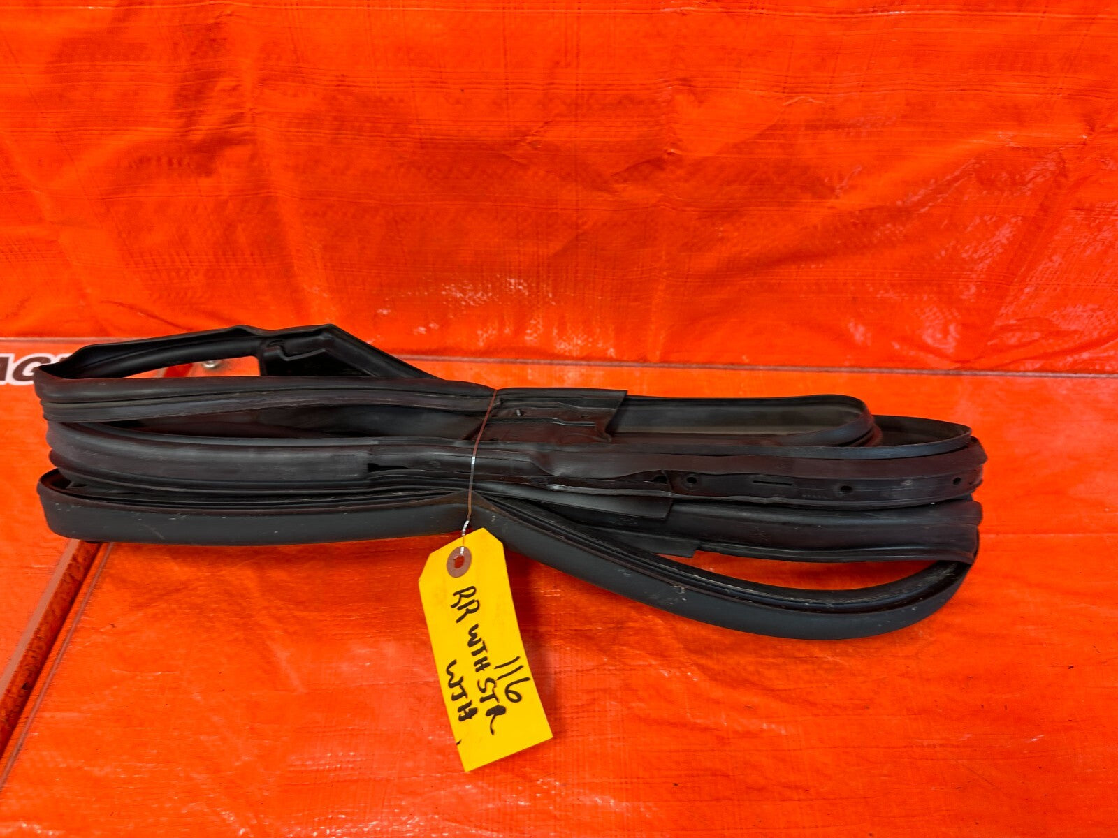 2010 10 INFINITI FX35 PASSENGER RIGHT REAR DOOR WEATHER STRIP RUBBER GASKET OEM6