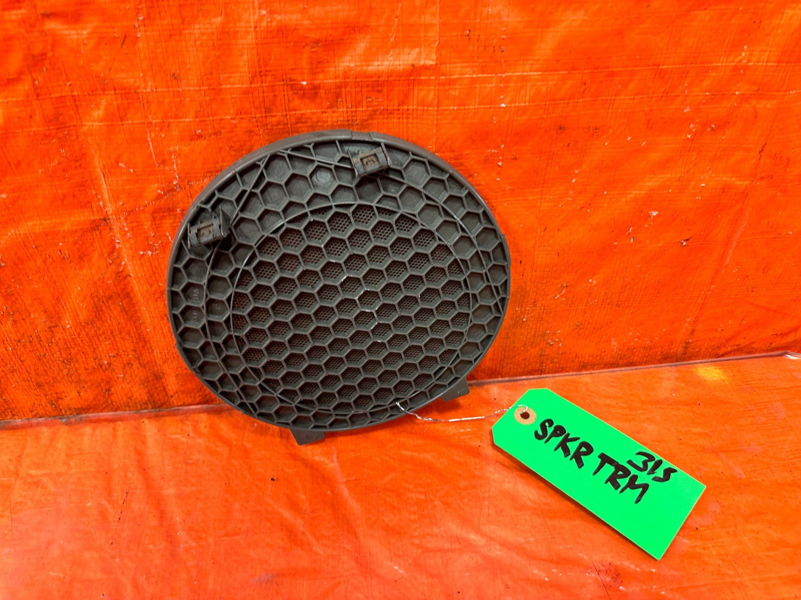 02 06 ACURA RSX   REAR INTERIOR SPEAKER COVER TRIM LEFT SIDE   TAN   OEM #3151