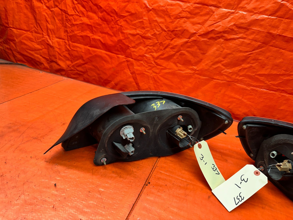 00 03 HONDA S2000 AP1 2.0L REAR TAIL LIGHTS LAMPS LEFT RIGHT SET OEM #33722