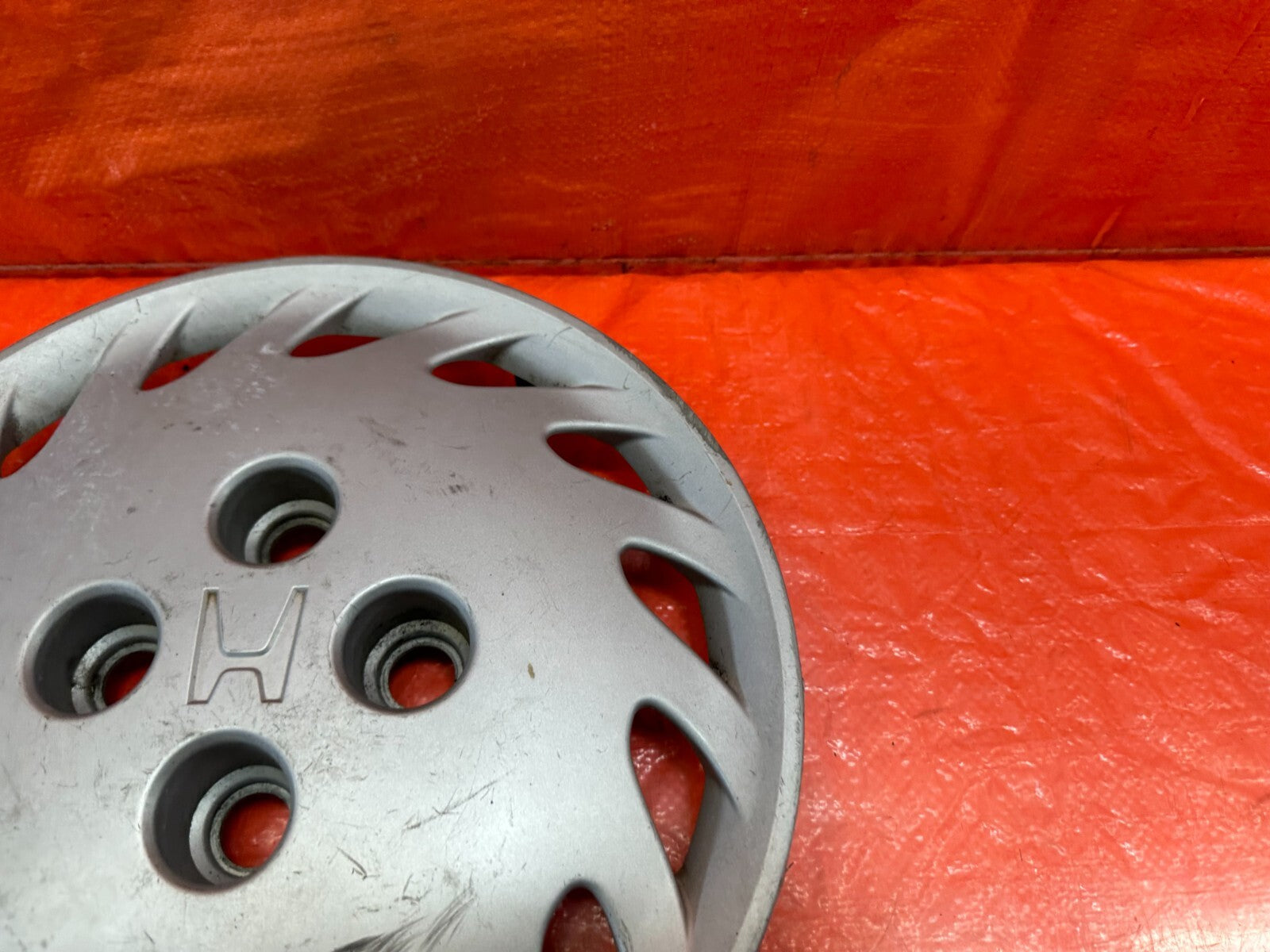 92 95 HONDA CIVIC   FACTORY WHEEL HUB CAP WHEEL PLASTIC COVER   OEM FACTORY OE4
