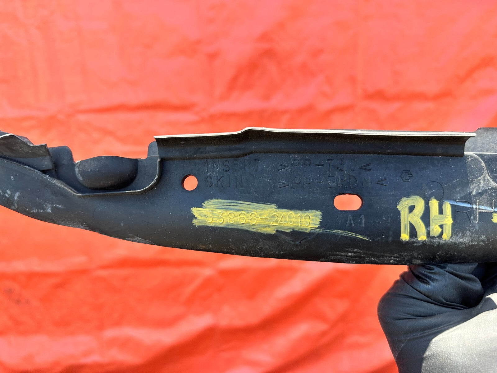 02 10 LEXUS SC430   FENDER SEAL RIGHT FRONT   53866 24010   OEM #28812
