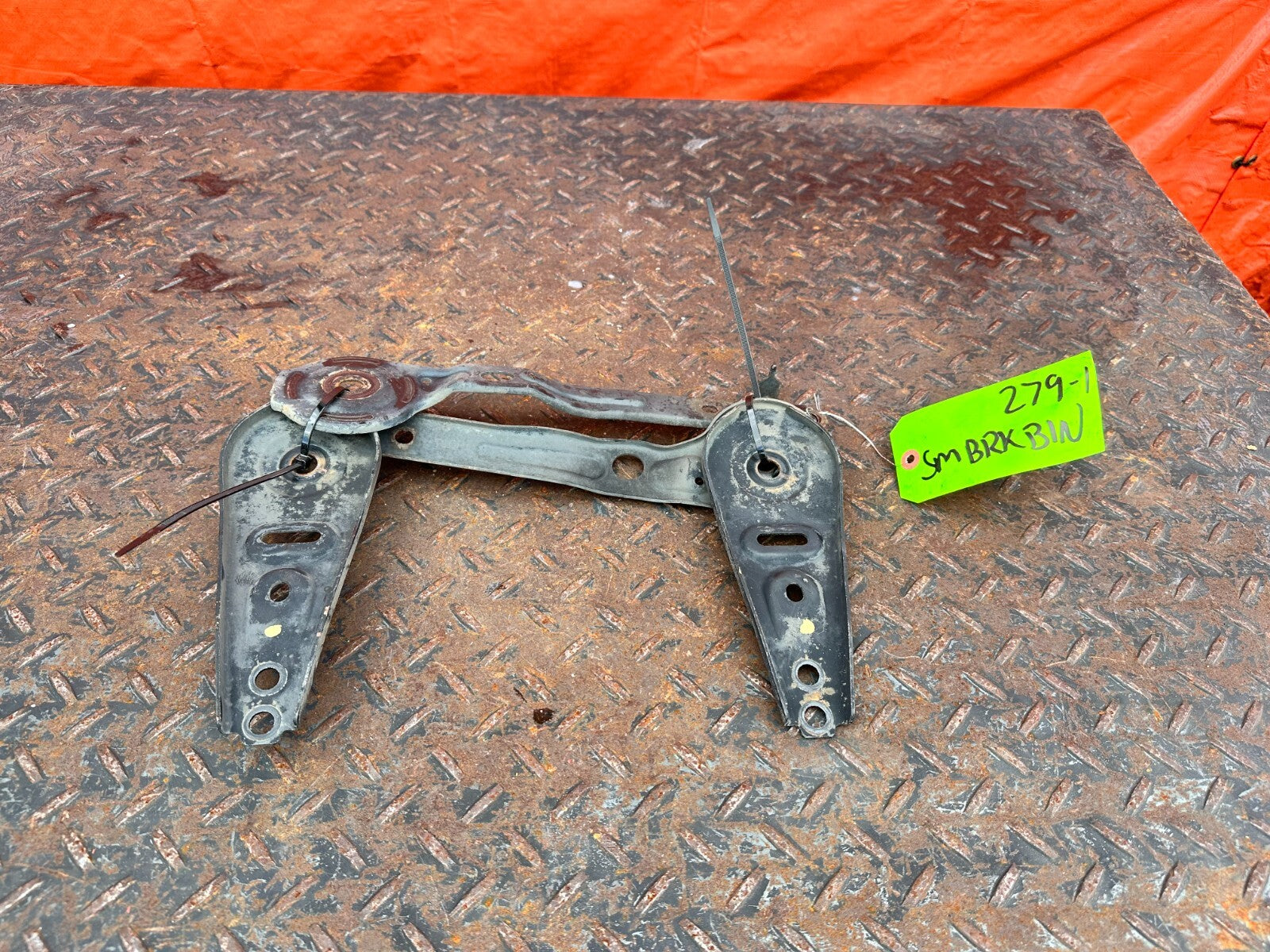 09 14 ACURA TSX   REAR SUB FRAME CROSSMEMBER MOUNTING BRACKETS BRACES OEM #2796