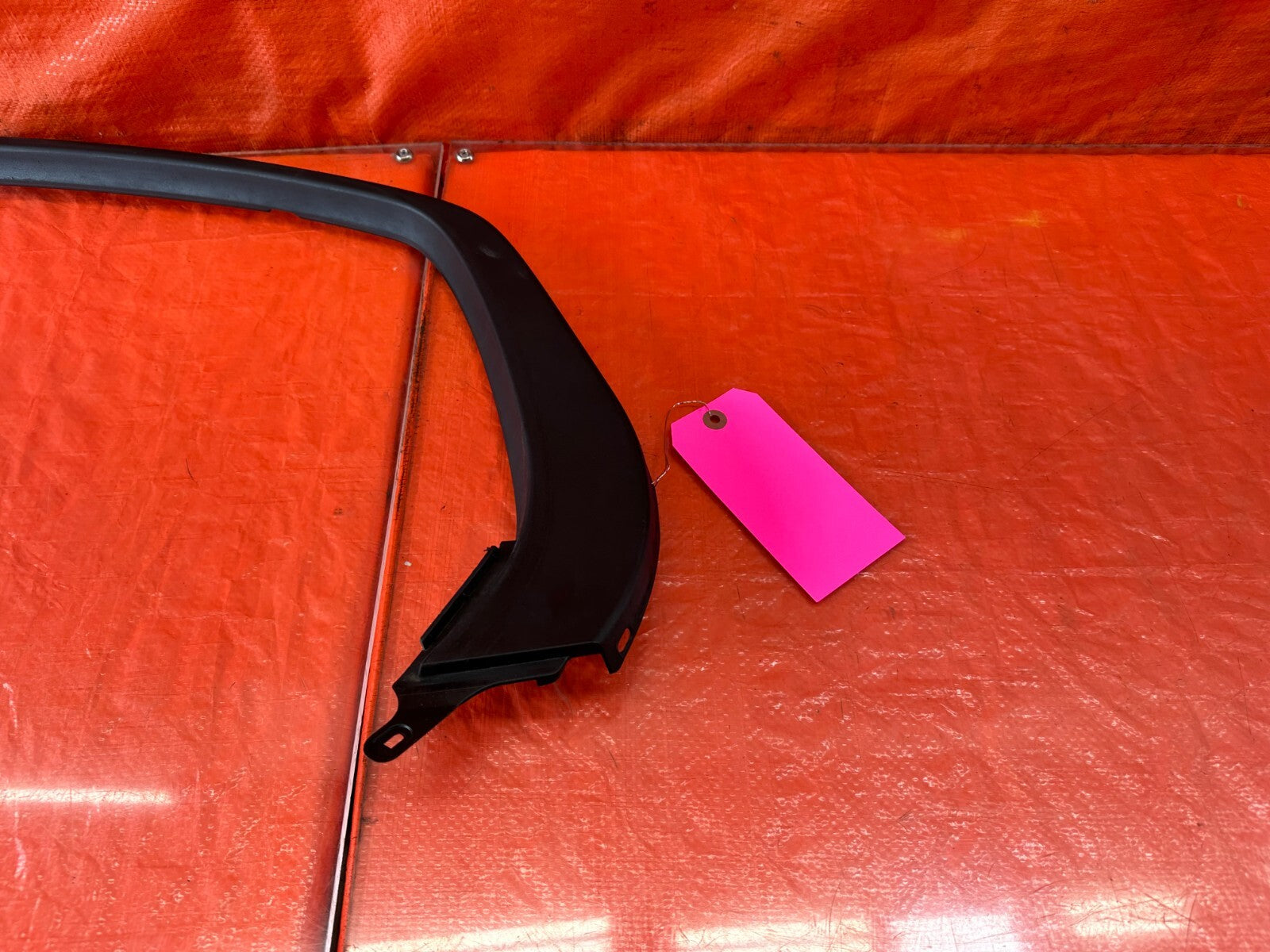 04 08 ACURA TL   PASSENGER RIGHT REAR   INTERIOR UPPER GLASS DOOR TRIM OEM 2341