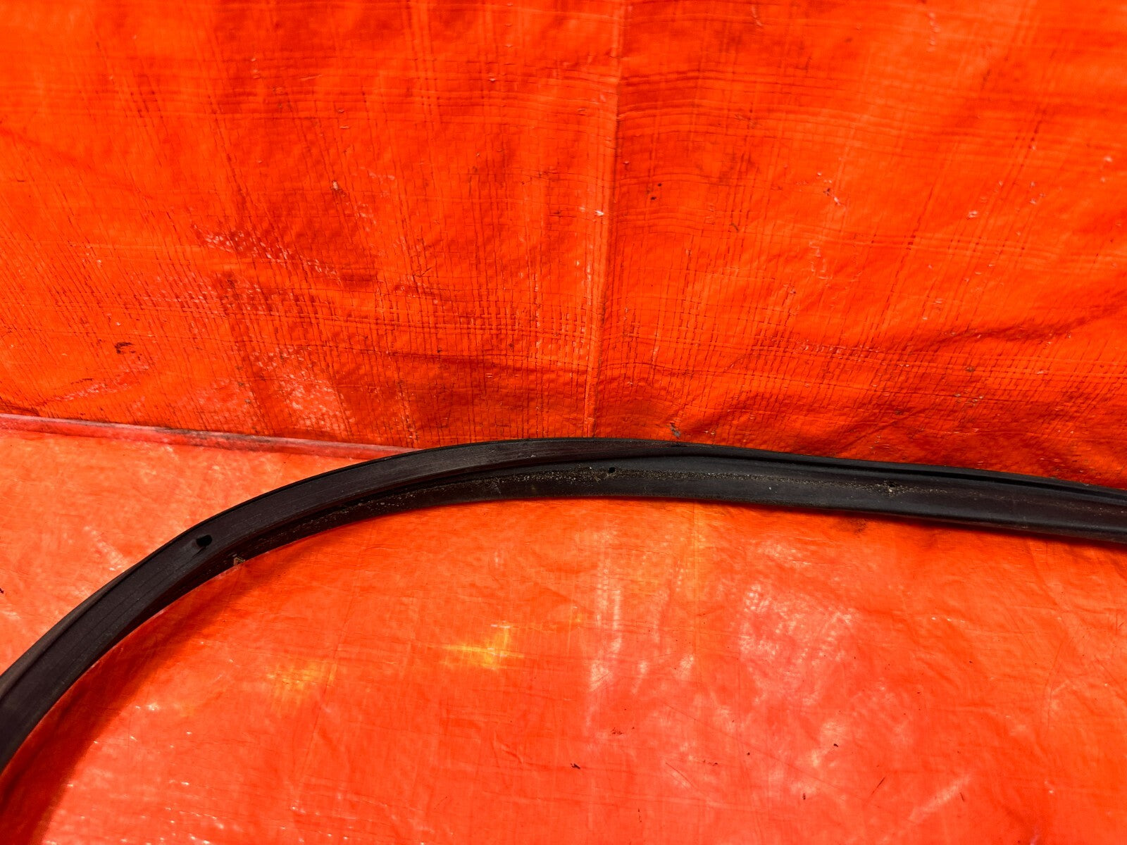 FRS BRZ & 86   DRIVER LEFT   LOWER DOOR MOUNTED WEATHER STRIP RUBBER GASKET 2936