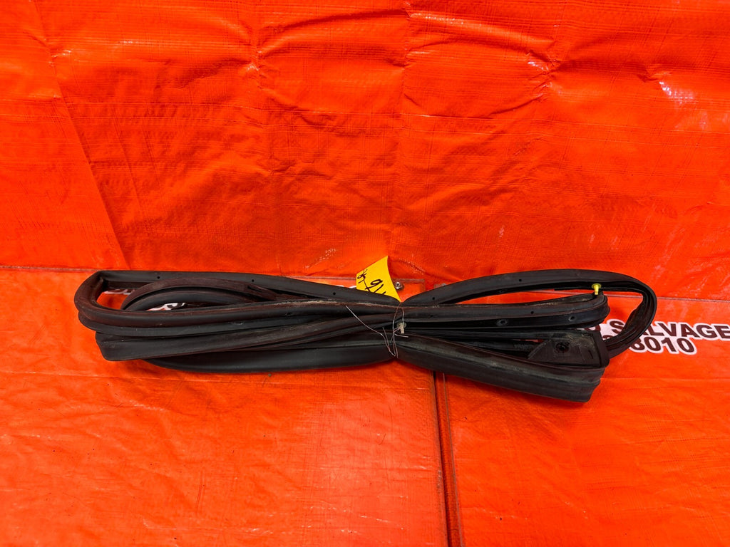 2010 10 INFINITI FX35 DRIVER LEFT REAR DOOR WEATHER STRIP RUBBER GASKET OEM 1168