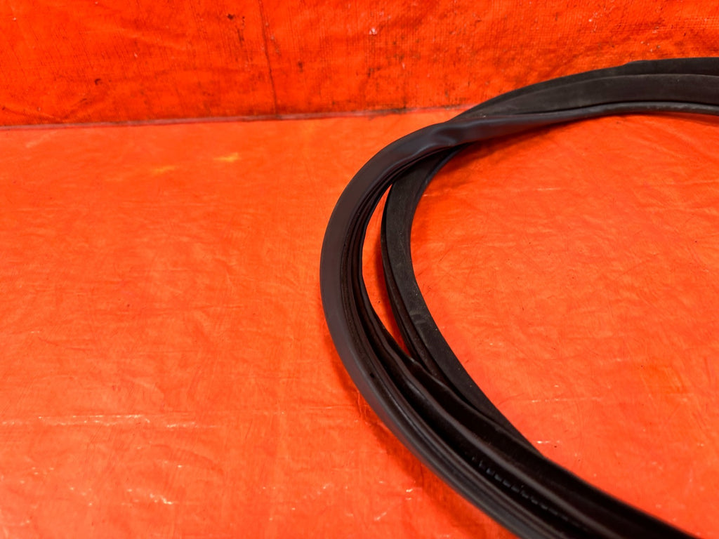 09-14 ACURA TSX - PASSENGER RIGHT REAR DOOR TO CHASSIS OPEN TRIM SEAL OEM 3054
