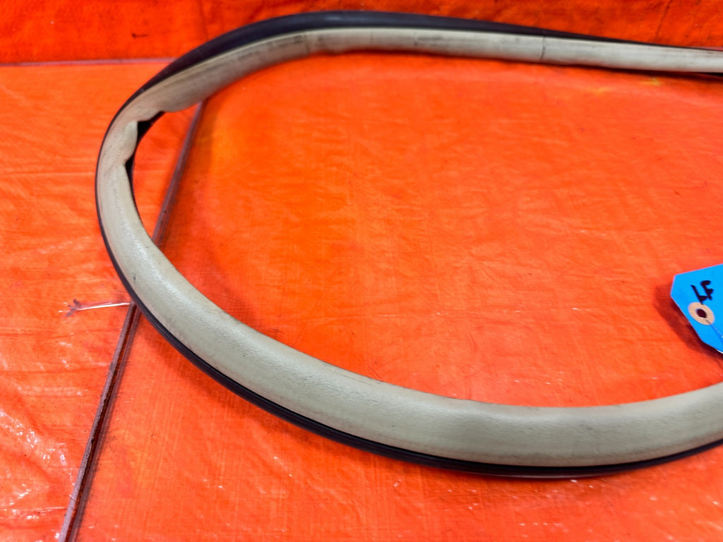 04 08 ACURA TSX   LEFT FRONT   DOOR TO CHASSIS WEATHER STRIP OPEN TRIM OEM #3042