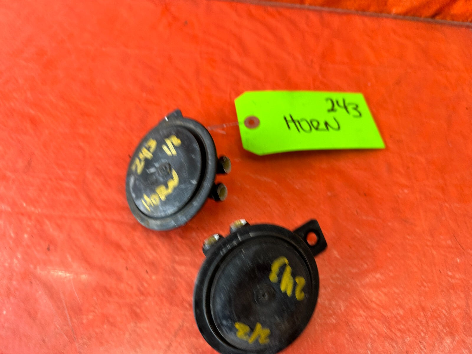 88 89 HONDA CRX DX SI   HORN SET / HIGH AND LOW NOTE HORNS   OEM FACTORY #2433