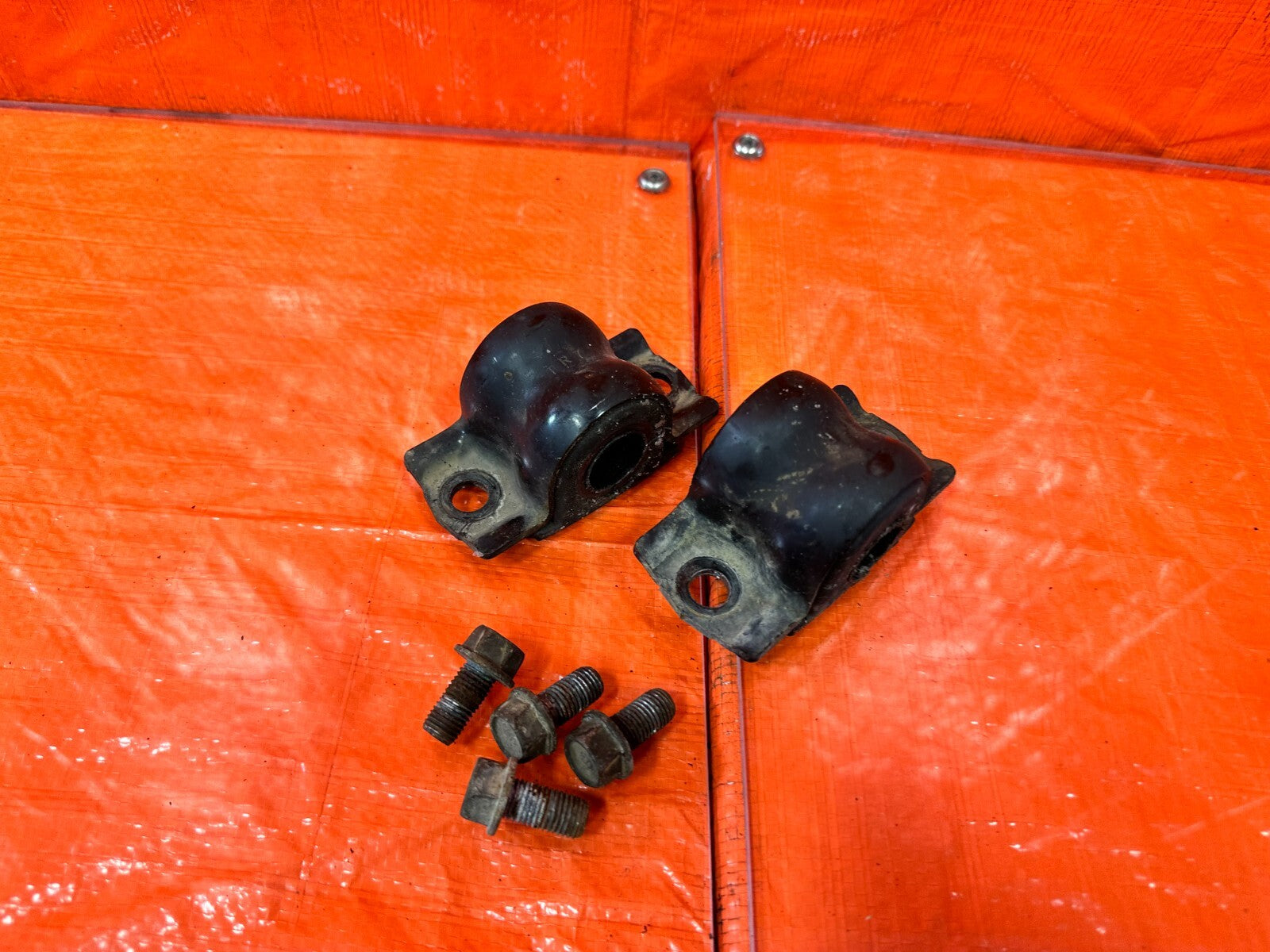 12 15 HONDA CIVIC SI   LEFT & RIGHT FRONT SWAY BAR BRACKETS   OEM FACTORY #2650