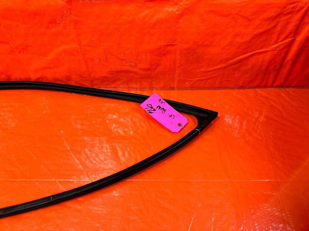 15 21 SUBARU WRX & STI LEFT FRONT WINDOW GLASS RUN CHANNEL   OEM #2664