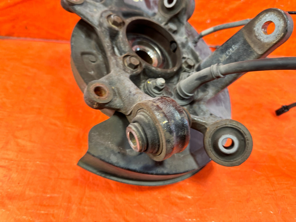 10 16 HYUNDAI GENESIS COUPE   DRIVER LEFT REAR SPINDLE KNUCKLE HUB OEM #30217