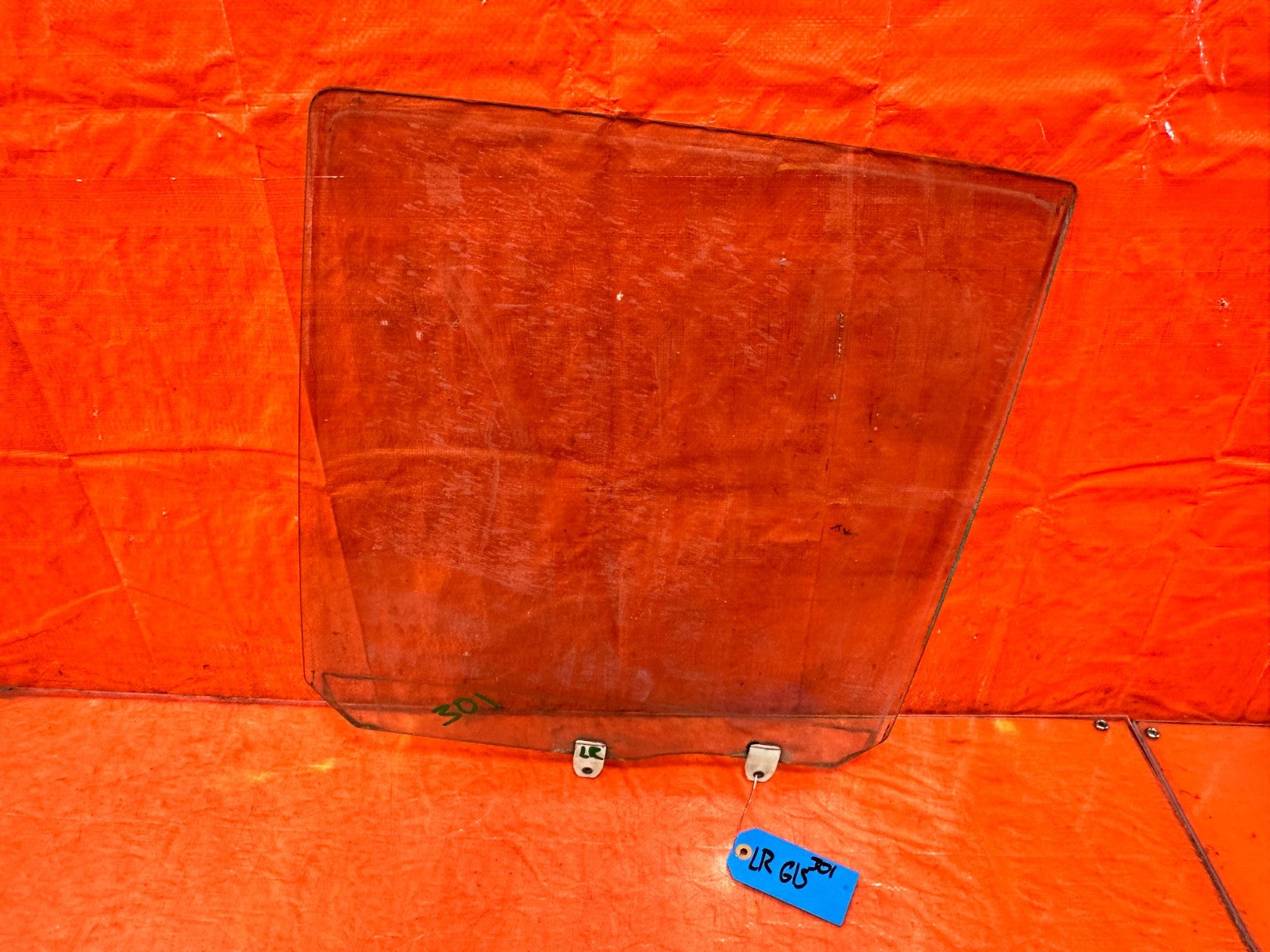 97 01 HONDA CR V CRV   DRIVER LEFT REAR   DOOR GLASS WINDOW   OEM OE FACTORY 3010