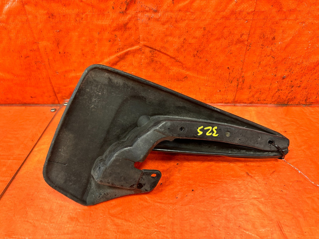 90 91 HONDA CIVIC HATCH MUD FLAP / SPLASH GUARD SET LEFT & RIGHT FRONT OEM 32513