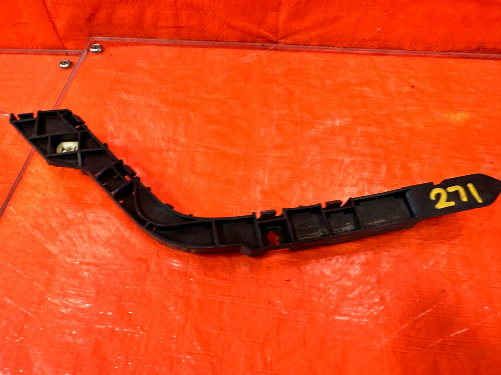 02 06 ACURA RSX   PASSENGER RIGHT REAR BUMPER BRACKET RETAINER CLIP   OEM #2712