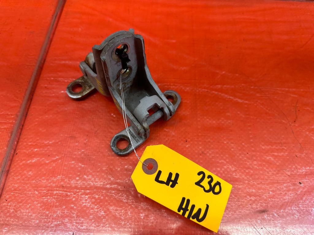 02 05 HONDA CIVIC SI EP3 HATCHBACK DOOR HINGE SET UPPER & LOWER   LEFT   OEM 2302