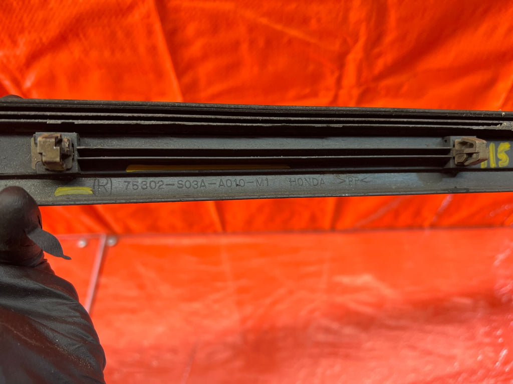 96 00 HONDA CIVIC COUPE & HATCH DOOR MOLDING IMPACT STRIP   RIGHT SIDE   OEM 11511