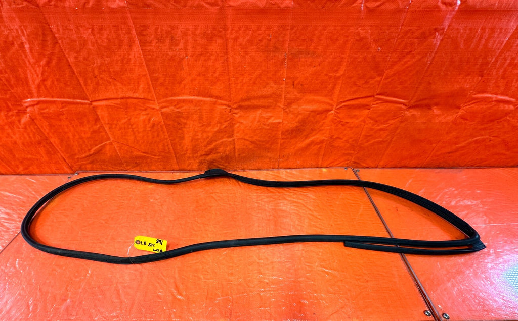 04 08 ACURA TSX   LEFT REAR   DOOR TO CHASSIS WEATHER STRIP OPEN TRIM OEM #2910