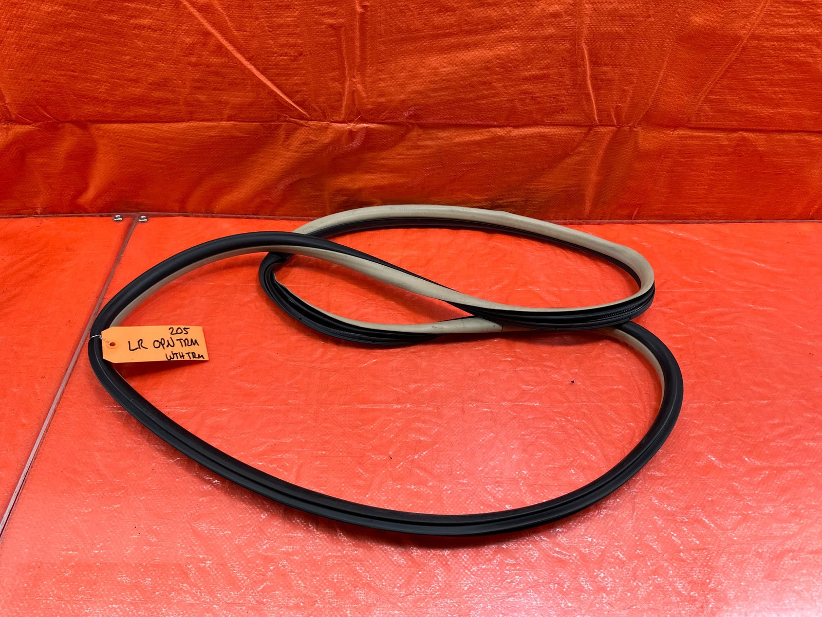 04 08 ACURA TSX   LEFT REAR   DOOR TO CHASSIS WEATHER STRIP OPEN TRIM OEM #2055