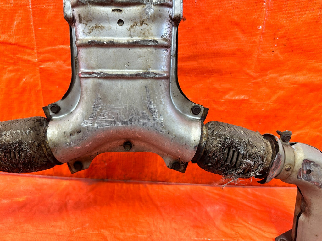 03 05 INFINITI G35 COUPE   CENTER EXHUAST MID PIPE Y PIPE   OEM #2985