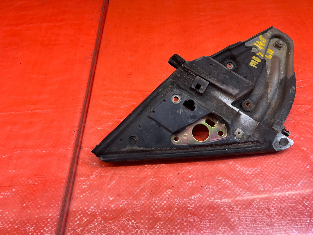 94 01 ACURA INTEGRA SEDAN   PASSENGER RIGHT DOOR SASH HOLDER   OEM #1657