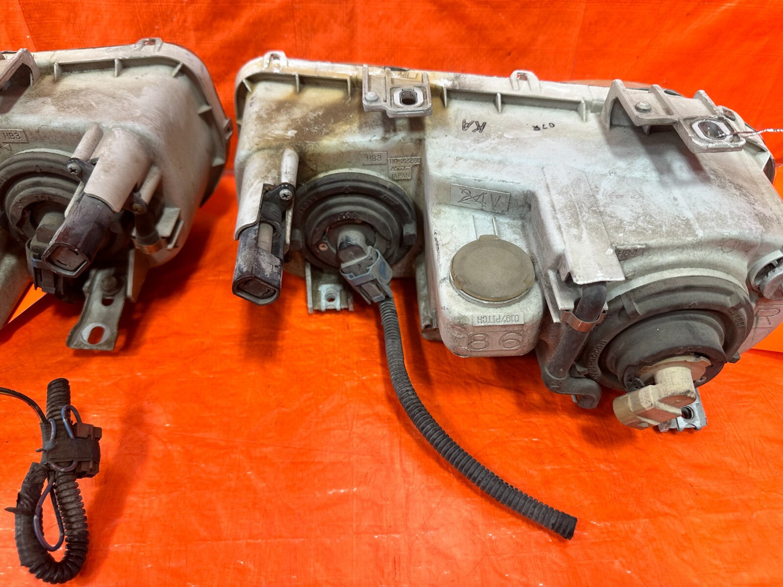 98 01 ACURA INTEGRA   HEADLIGHT HEADLAMP SET   HEADLIGHTS LEFT RIGHT OE OEM #1198