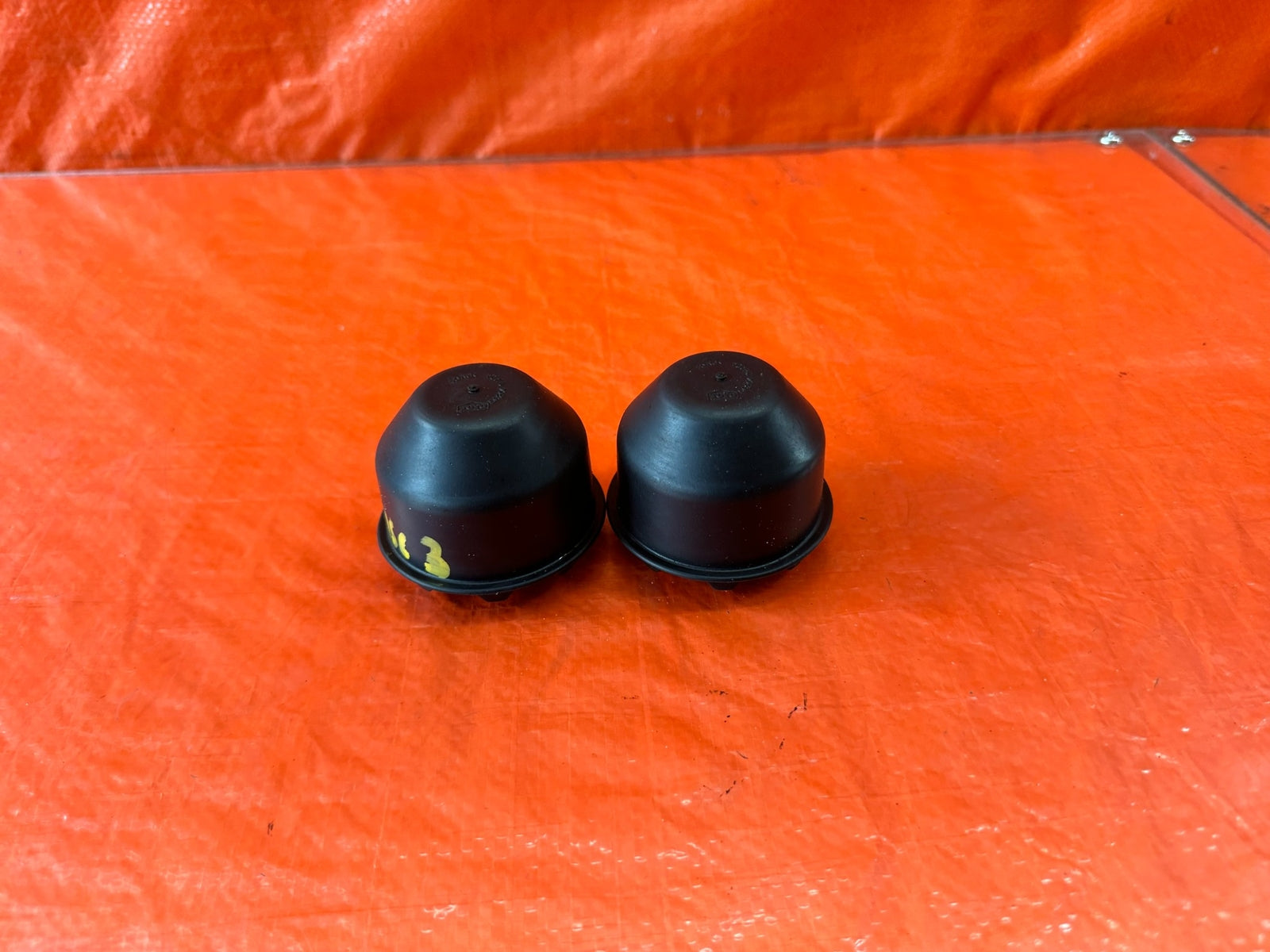 96 00 HONDA CIVIC   REAR SHOCK ABSORBER RUBBER COVERS CAPS CLIPS TRIMS   OEM 2019