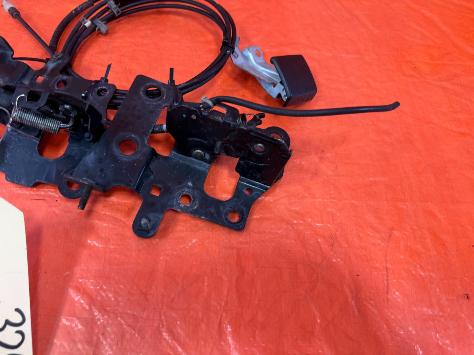 08 15 INFINITI G37 COUPE & CONVERTIBLE   HOOD RELEASE WIRE CABLE   OEM 3282