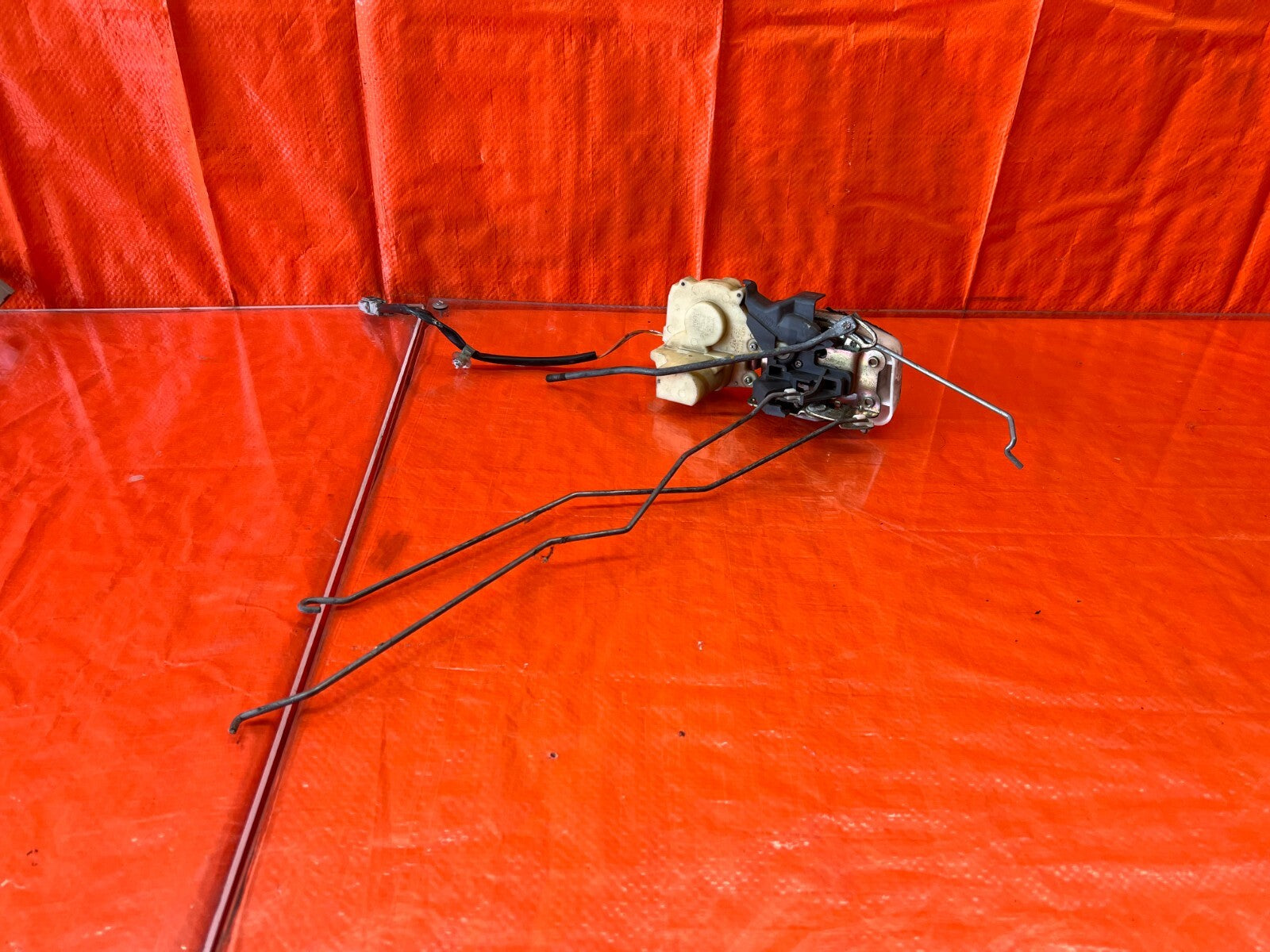 94 01 INTEGRA SEDAN   PASSENGER RIGHT FRONT DOOR LOCK ACTUATOR   OEM #118 8