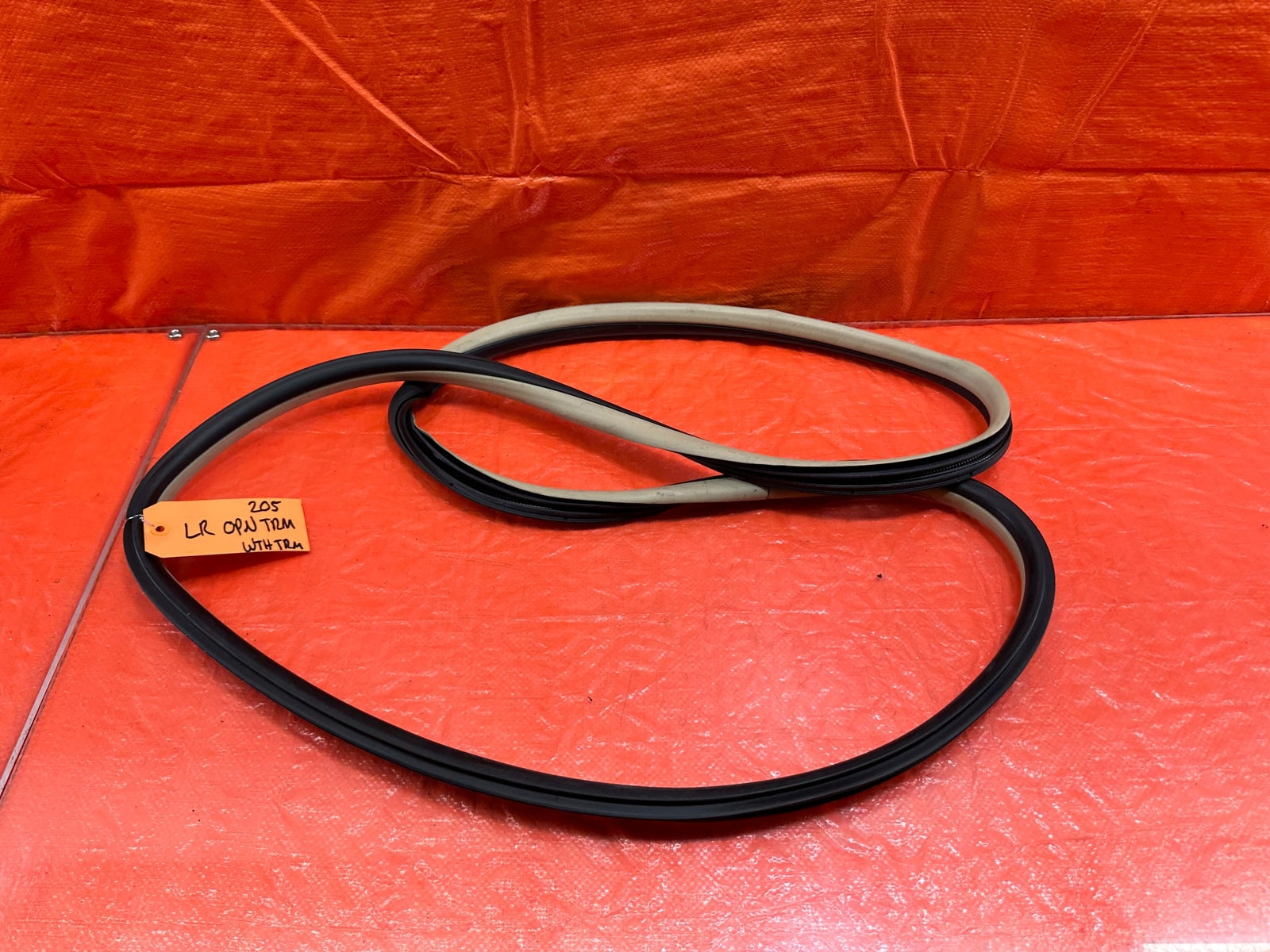 04 08 ACURA TSX   LEFT REAR   DOOR TO CHASSIS WEATHER STRIP OPEN TRIM OEM #2054