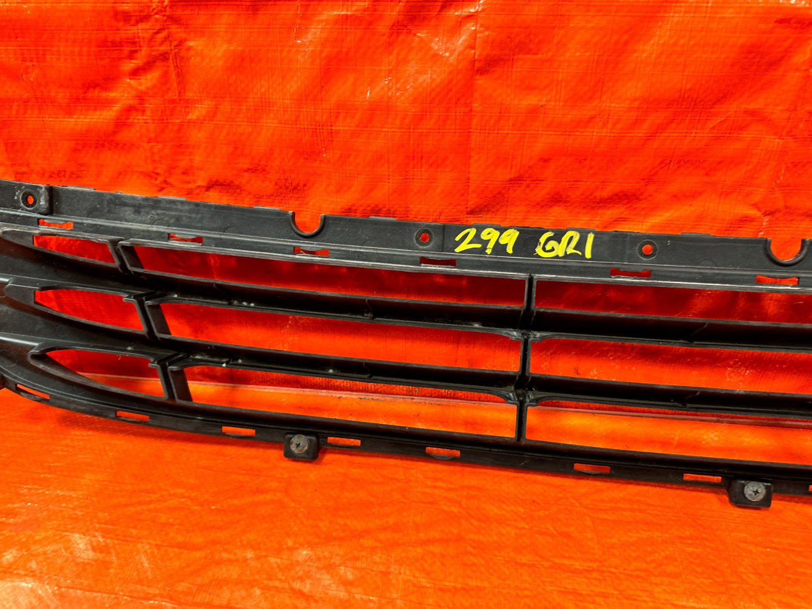 13 16 HYUNDAI GENESIS COUPE   LOWER FRONT BUMPER GRILLE INSERT TRIM PLASTIC OEM10