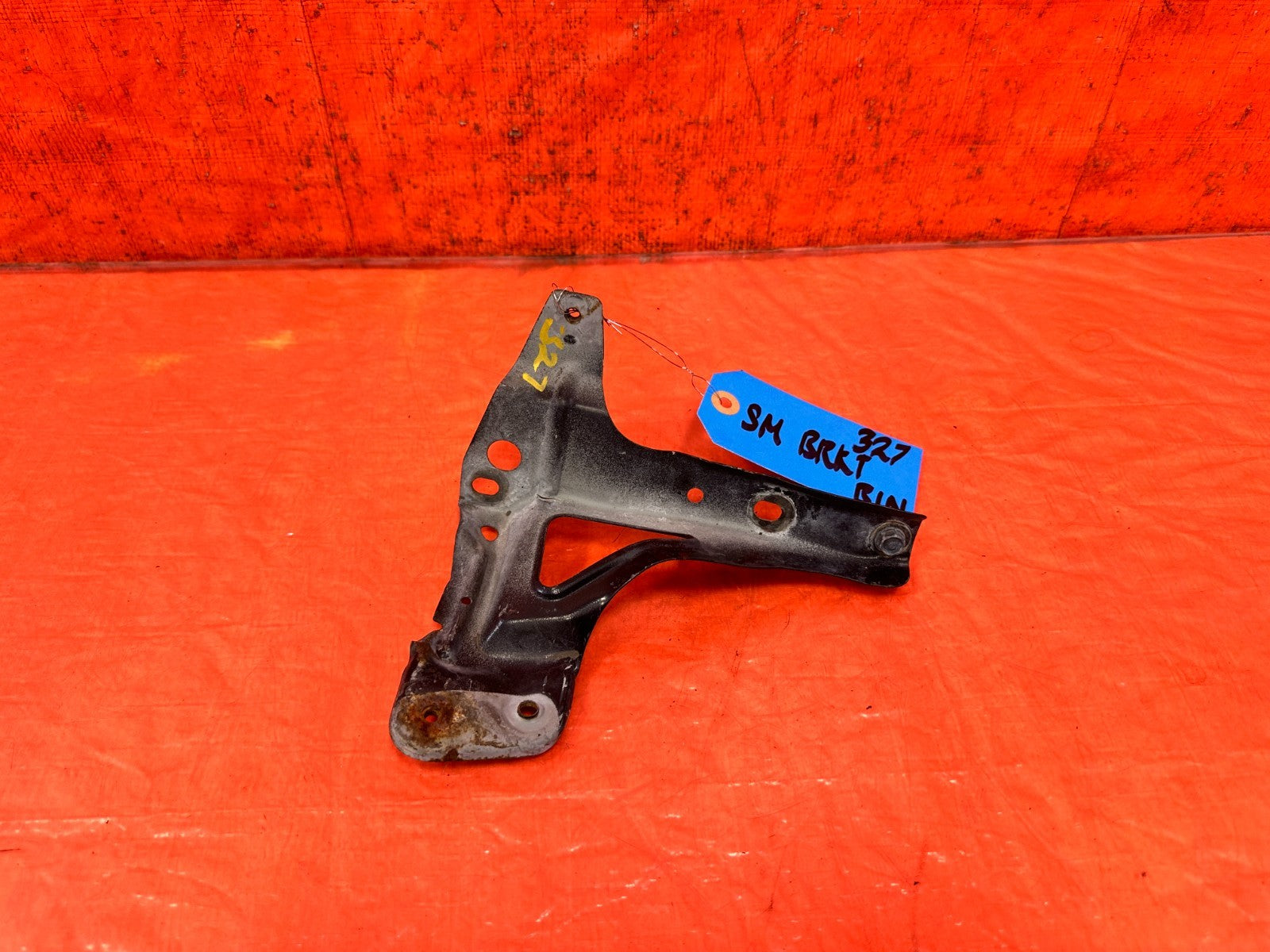 92 95 HONDA CIVIC   2D COUPE   DRIVER LEFT FENDER BRACKET   OEM #3272