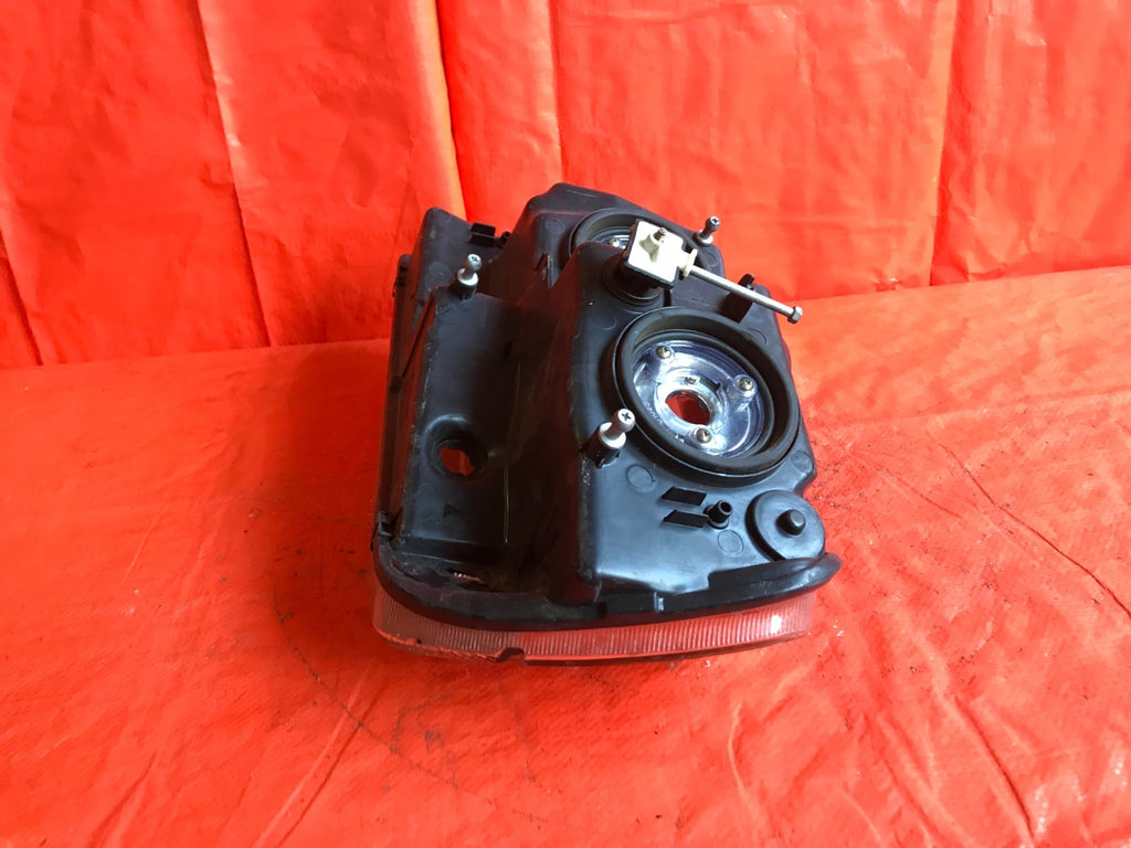 EAGLE EYES BRAND   2001 01 JEEP GRAND CHEROKEE PASSENGER RIGHT HEADLIGHT LAMP R9