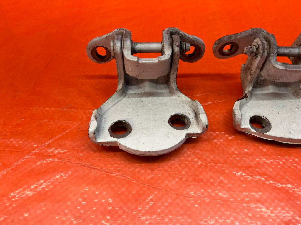 90 01 ACURA INTEGRA SEDAN 4D   DOOR HINGE SET UPPER & LOWER   LEFT REAR OEM #1658