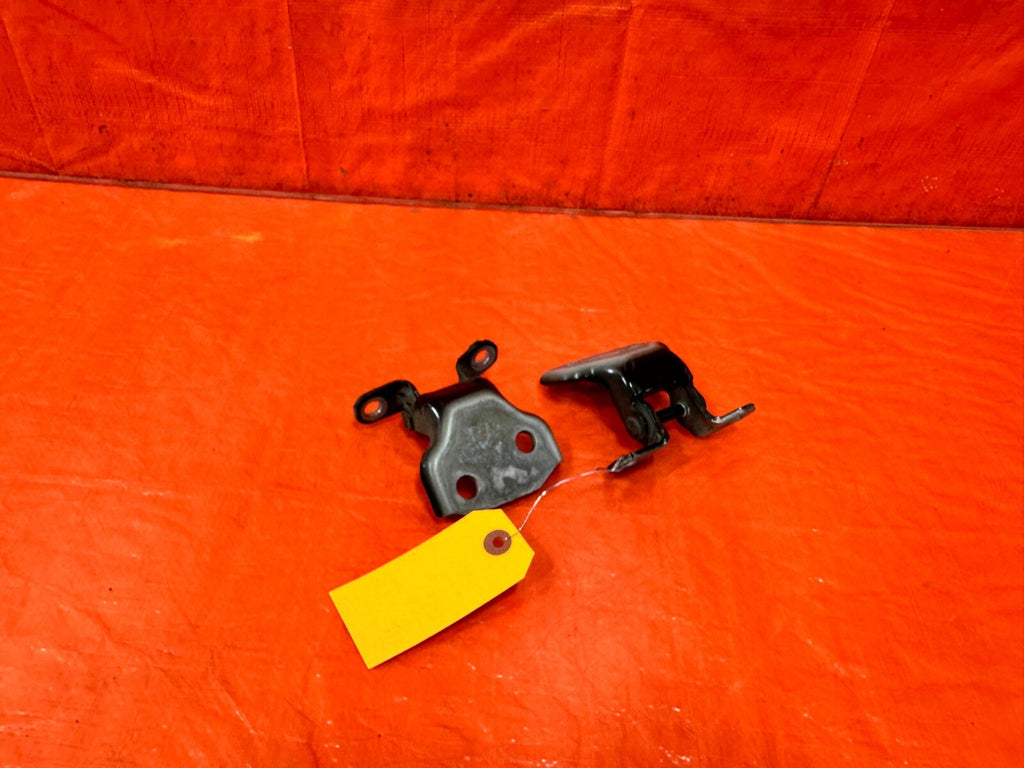 13 20 SUBARU BRZ   PASSENGER RIGHT FRONT DOOR HINGE SET UPPER LOWER   OEM #2923