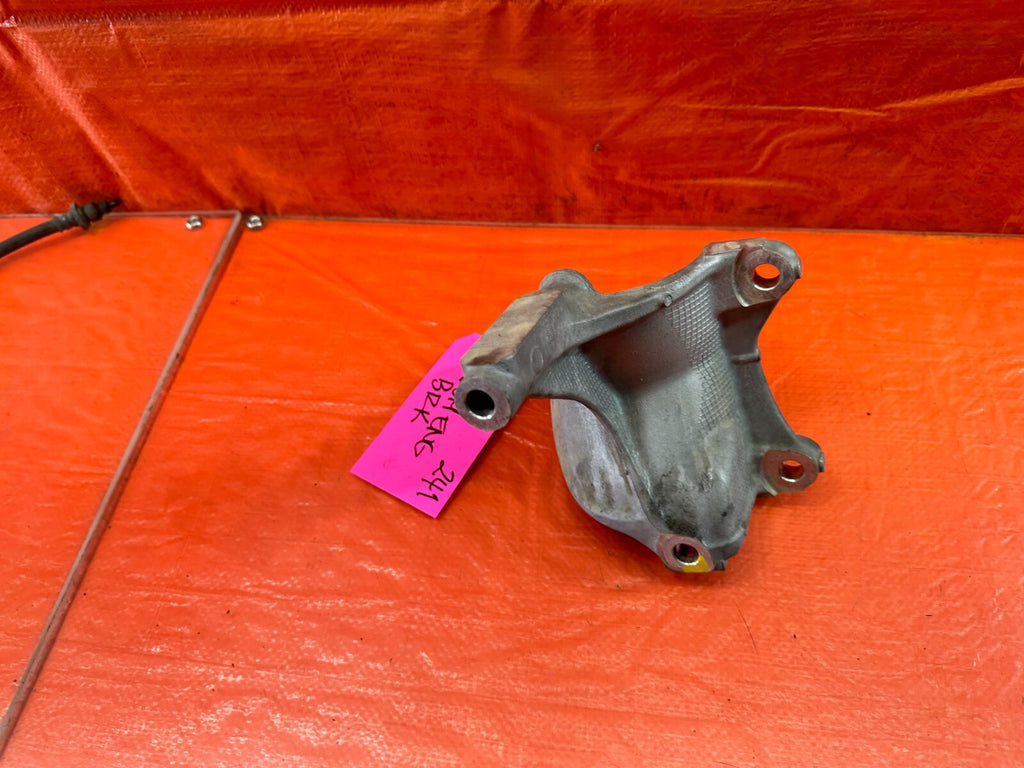 13 17 HONDA ACCORD SEDAN   4 CYLINDER   ALUMINUM ENGINE MOUNTING BRACKET OEM 2412