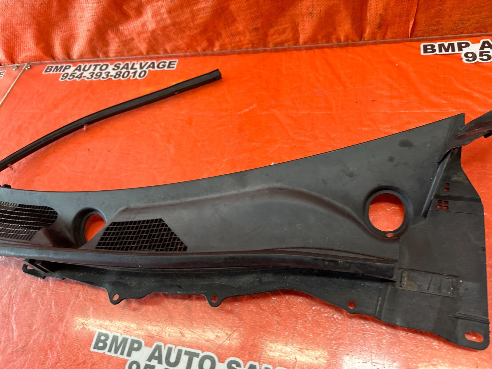 08 15 INFINITI G37 & Q60   2D COUPE   WIPER COWL TRIM   LEFT SIDE   OEM #2456