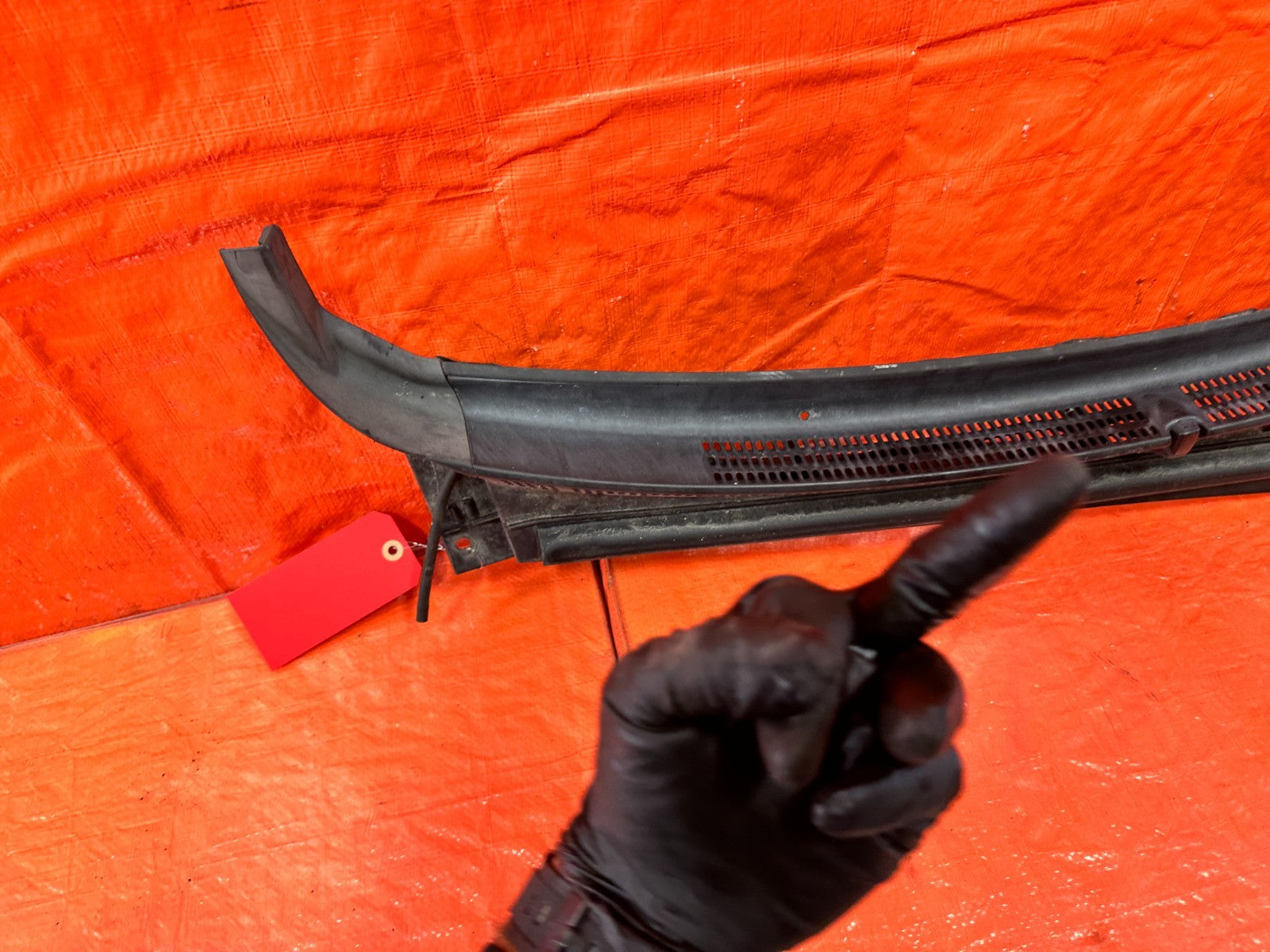 13 16 HYUNDAI GENESIS 2D COUPE   WINDSHIELD WIPER COWL   86150 2M000   OEM #3026