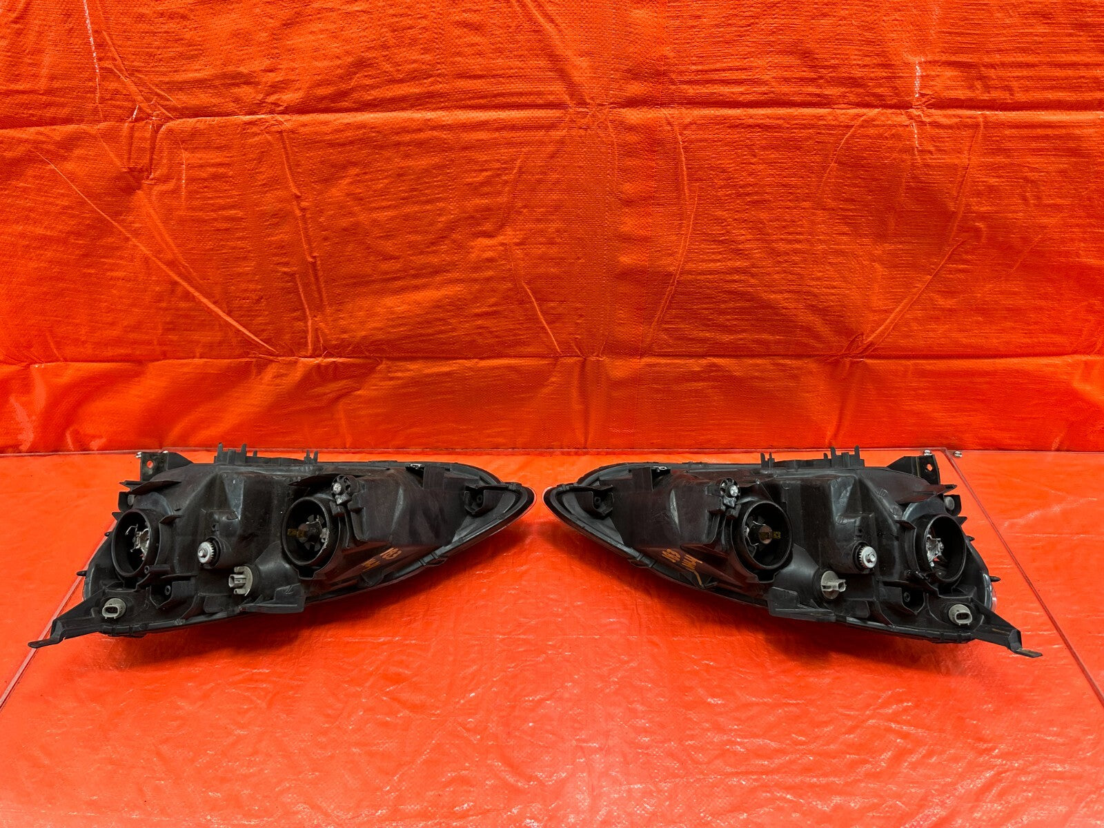 02 04 ACURA RSX   AFTERMARKET BRAND BLACK HOUSING HEADLIGHTS   LEFT & RIGHT #18320
